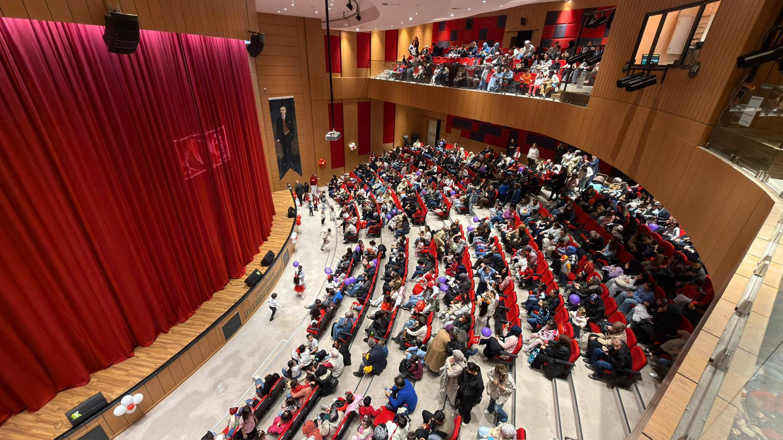 Safranbolu’da 23 Nisan Coşkusu: Başkan Elif Köse Çocuklarla Bayram Sevincini Paylaştı