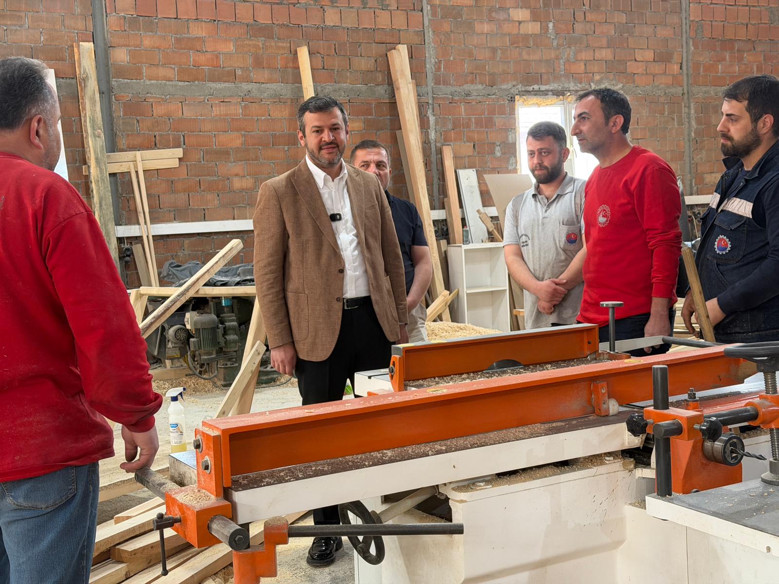 Başkan Çetinkaya Marangozhaneyi Yeniledi Üretim Kapasitesi Arttı