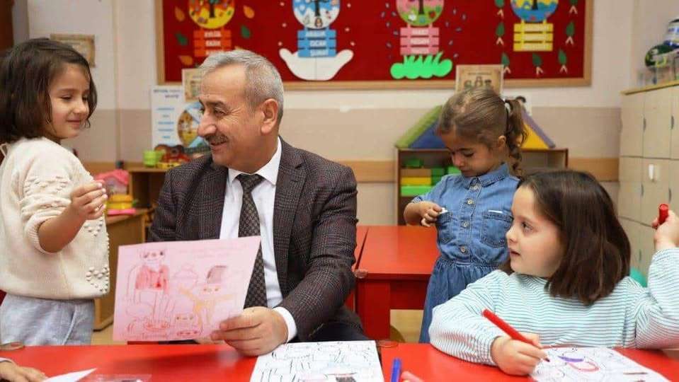 Karabük İl Millî Eğitim Müdürü Nevzat Akbaş’tan 23 Nisan Mesajı