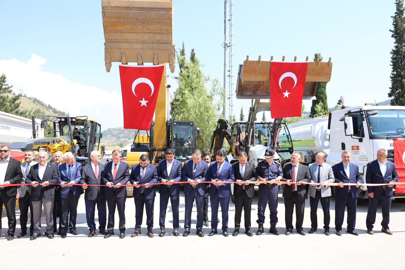 Karabük İl Özel İdaresine Kazandırılan 13 Yeni Araç ve İş Makinesi Hizmete Alındı